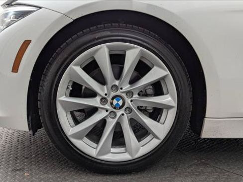 Used 2018 BMW 320i xDrive Sedan AWD/4WD image 29