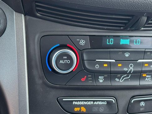 Used 2019 Ford Escape SE FWD image 19