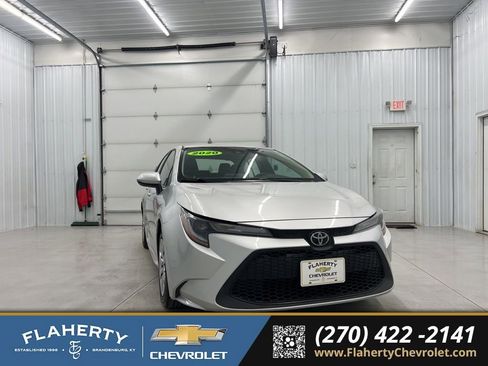 Used 2020 Toyota Corolla LE image 1