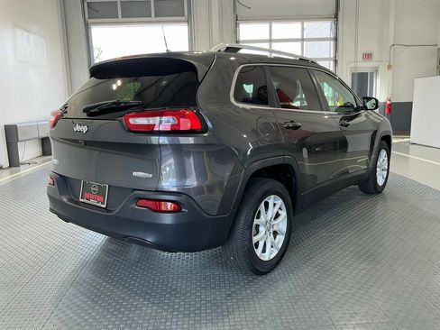 Used 2016 Jeep Cherokee Latitude w/ Comfort/Convenience Group FWD image 24