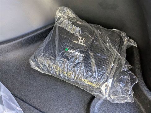 Certified 2024 Honda HR-V EX-L image 38