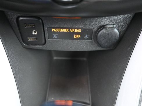 Used 2020 Chevrolet Trax LS FWD image 19