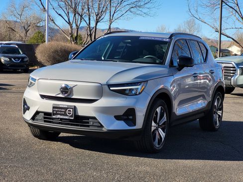 Certified 2023 Volvo XC40 Recharge Plus image 4