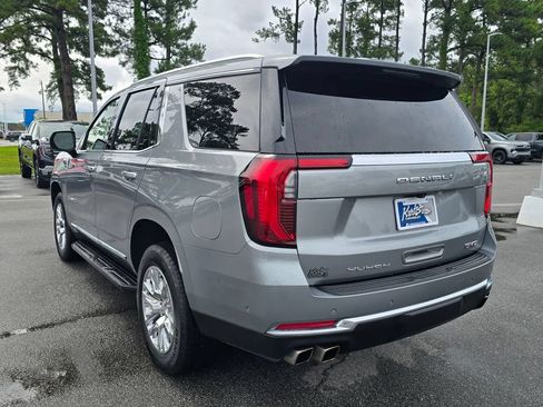 Certified 2025 GMC Yukon Denali AWD/4WD image 3