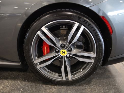 Used 2020 Ferrari Portofino image 15