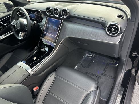 Used 2024 Mercedes-Benz GLC 300 image 12