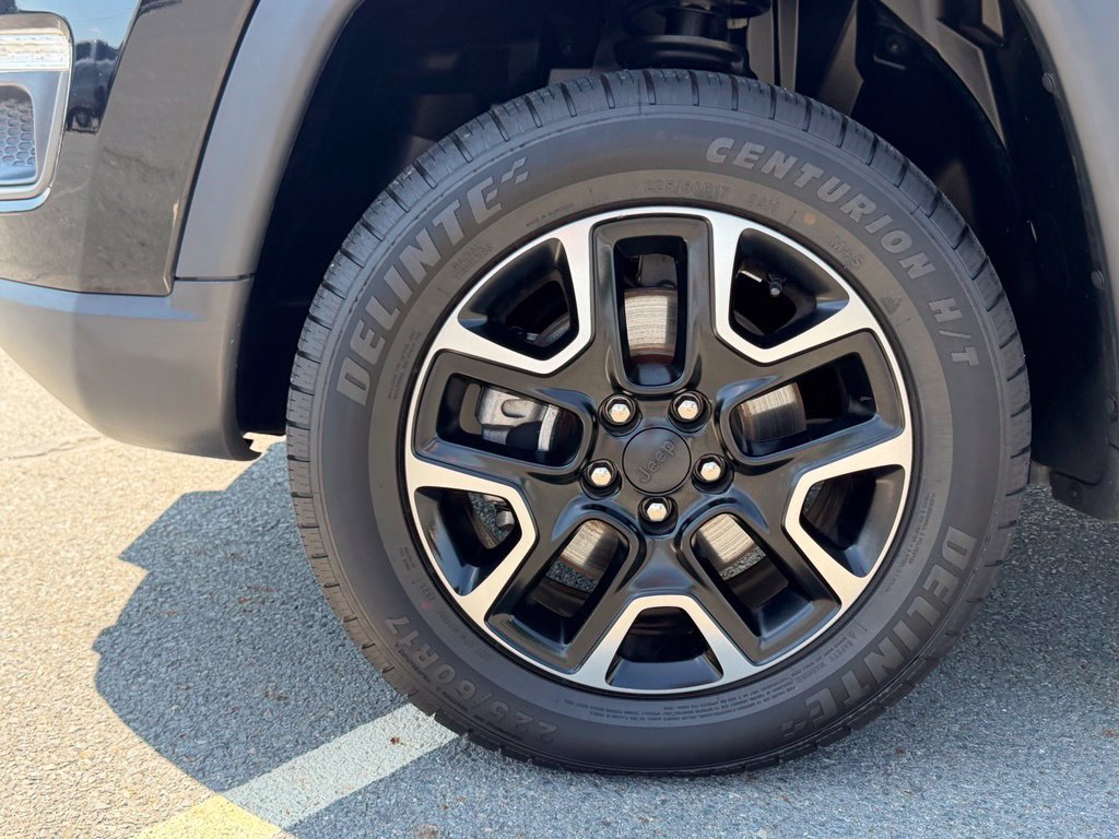 Used 2019 Jeep Compass Trailhawk w/ Cold Weather Group AWD/4WD image 10
