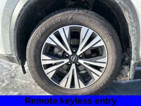 Used 2023 Nissan Rogue SV image 9