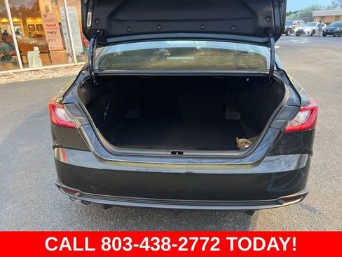 Used 2025 Toyota Camry SE image 31