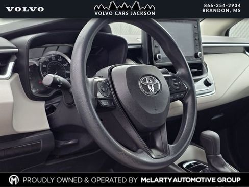 Used 2022 Toyota Corolla LE FWD image 21
