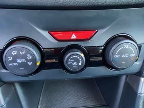 Used 2022 Subaru Forester Premium image 28