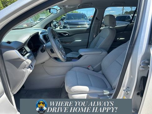 Used 2018 GMC Acadia SLE image 7