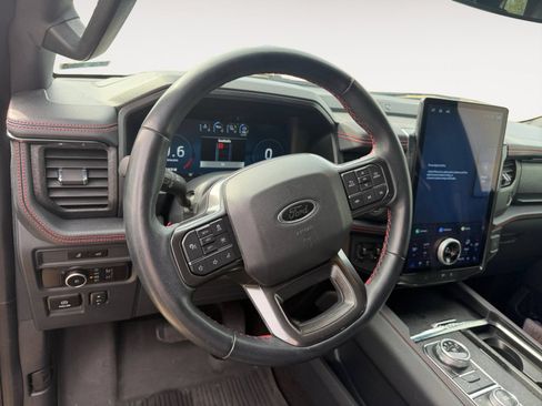 Used 2023 Ford Expedition Limited AWD/4WD image 12