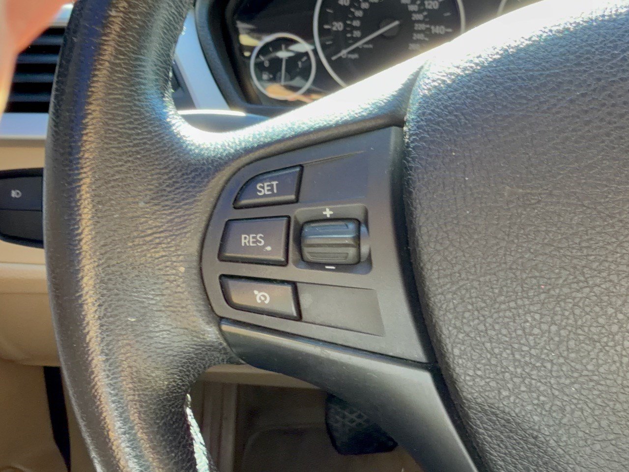 Used 2014 BMW 320i Sedan RWD image 18