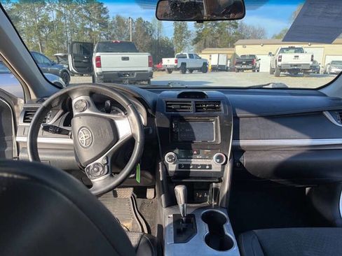 Used 2014 Toyota Camry SE w/ Fleet Convenience Package FWD image 33