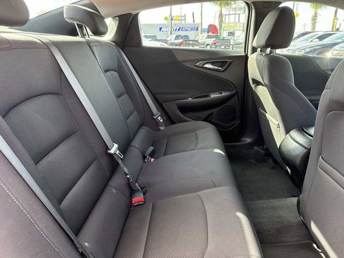 Certified 2022 Chevrolet Malibu LS image 9