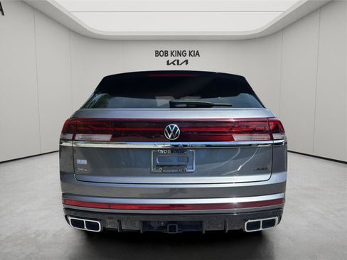 Used 2025 Volkswagen Atlas Cross Sport SEL Premium R-Line image 4