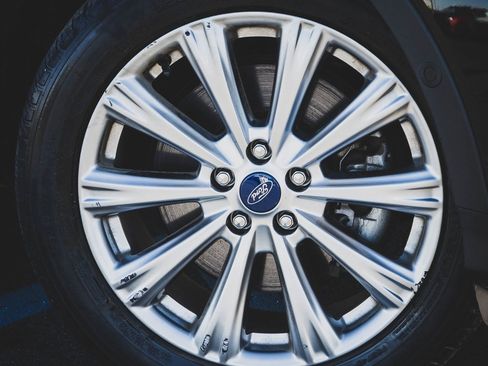 Used 2018 Ford Escape Titanium w/ Ford Safe & Smart Package image 30