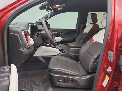 Used 2024 GMC Canyon AT4X w/ AT4X AEV Edition image 4