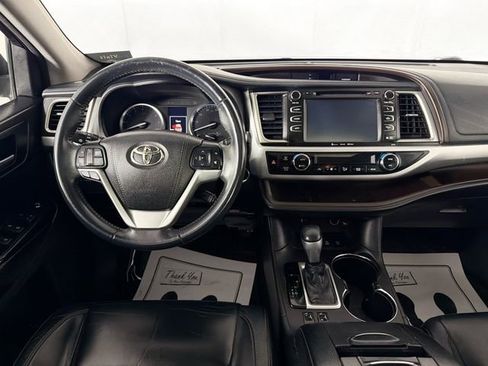 Used 2016 Toyota Highlander XLE AWD/4WD image 22