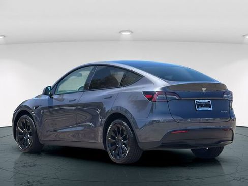 Used 2023 Tesla Model Y Long Range AWD/4WD image 5