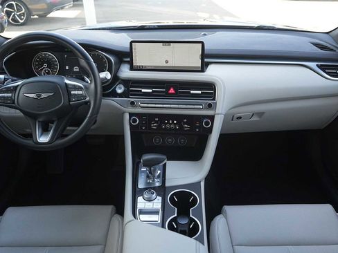 Used 2024 Genesis G70 2.5T image 10