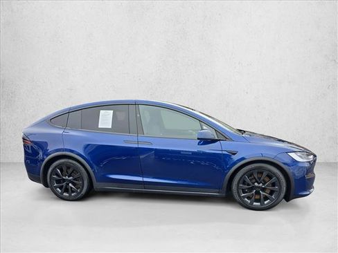 Used 2022 Tesla Model X image 4