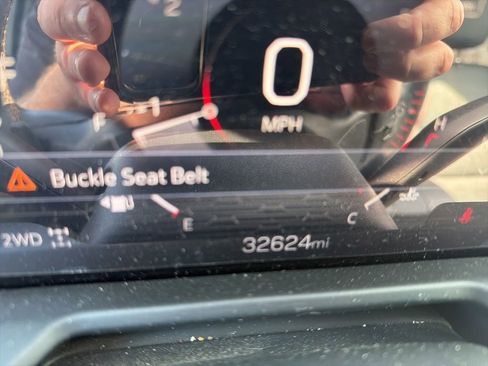 Used 2024 GMC Acadia AT4 w/ Luxury Package image 22