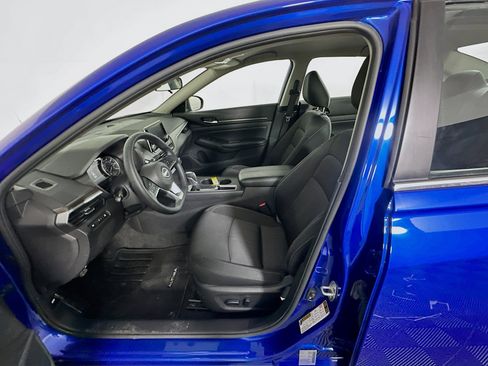 Used 2025 Nissan Altima 2.5 SV image 13