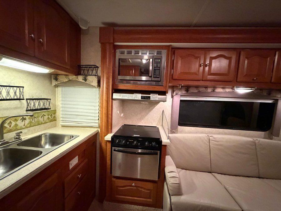 Used 2006 Ford E-450 and Econoline 450 RWD image 14