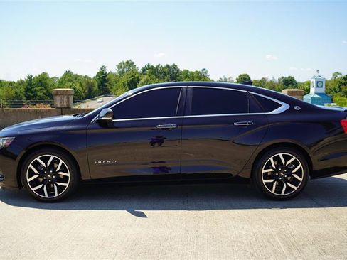 Used 2017 Chevrolet Impala Premier FWD image 2