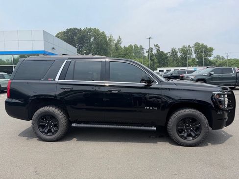 Used 2019 Chevrolet Tahoe LT w/ Z71 Midnight Edition AWD/4WD image 12