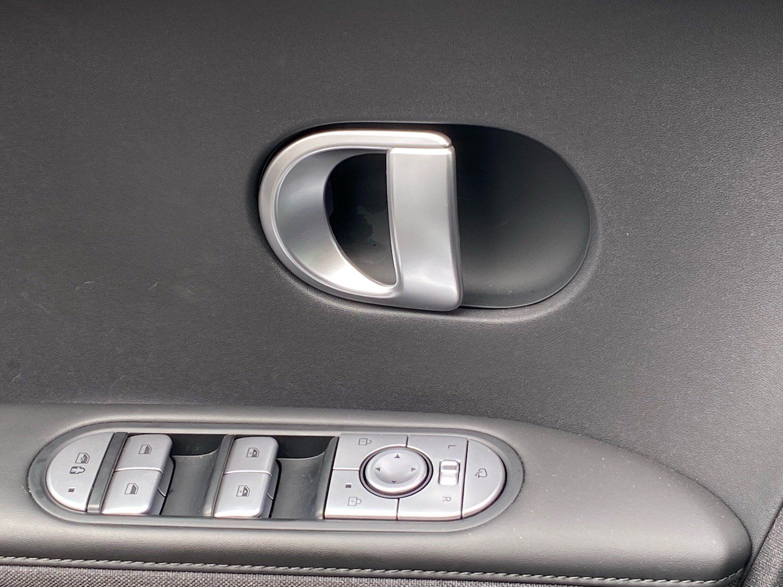 Used 2023 Hyundai Ioniq 5 Limited AWD/4WD image 15