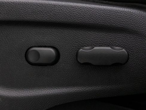 Used 2016 Chevrolet Trax LT w/ LT Convenience Package image 21