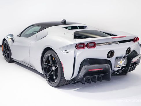 Used 2022 Ferrari SF90 Stradale image 6