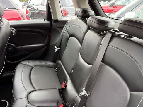 Used 2015 MINI Cooper 4-Door Hardtop image 23