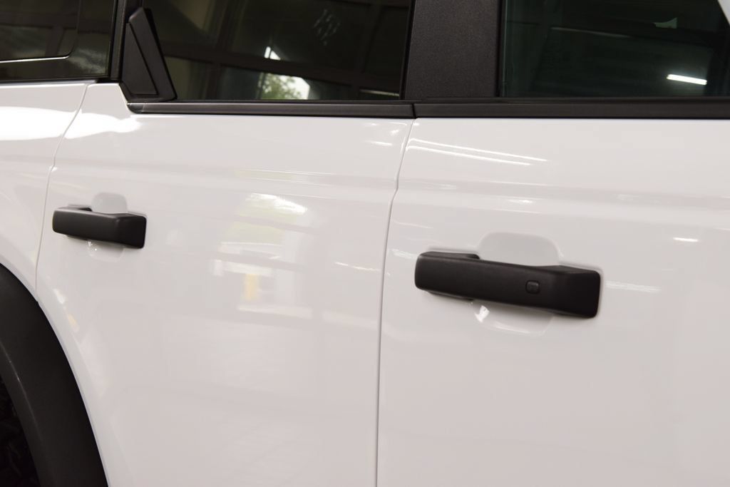 Used 2024 Ford Bronco Badlands AWD/4WD image 16