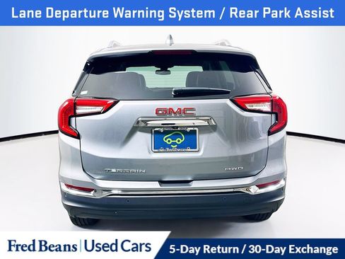 Used 2023 GMC Terrain SLT AWD/4WD image 7