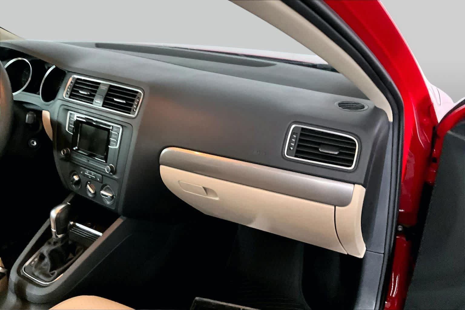 Used 2018 Volkswagen Jetta Wolfsburg Edition FWD image 18
