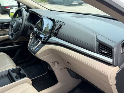 Used 2024 Honda Odyssey EX-L image 17
