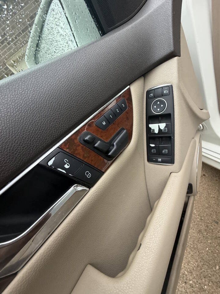Used 2011 Mercedes-Benz C 300 4MATIC Sedan w/ Premium 1 Pkg image 10