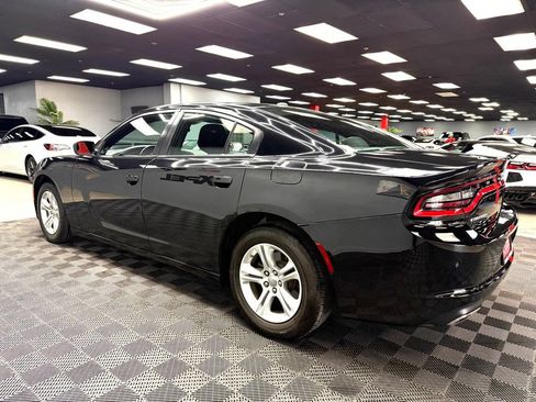 Used 2022 Dodge Charger SXT RWD image 9