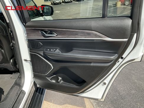 Used 2022 Jeep Grand Cherokee L Limited AWD/4WD image 37