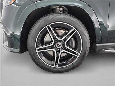 Used 2025 Mercedes-Benz GLS 450 4MATIC image 28