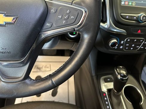Used 2019 Chevrolet Equinox LT AWD/4WD image 12
