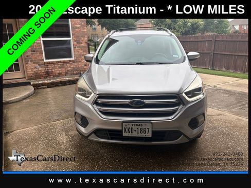 Used 2017 Ford Escape Titanium w/ Equipment Group 301A FWD image 2