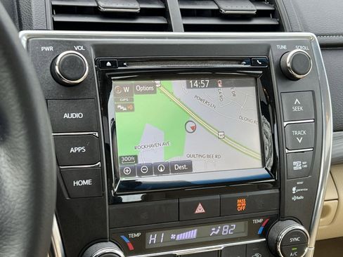 Used 2015 Toyota Camry LE image 15