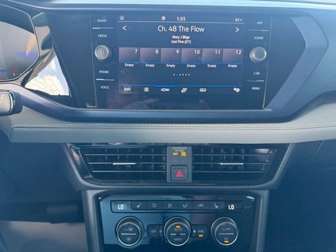 Used 2024 Volkswagen Taos SE FWD image 9