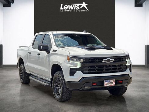 Used 2024 Chevrolet Silverado 1500 LT Trail Boss w/ LT Trail Boss Premium Package AWD/4WD image 6