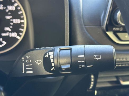 Used 2022 Nissan Rogue SV image 27